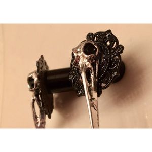 *SOLD* 00g Bird Skull Plugs